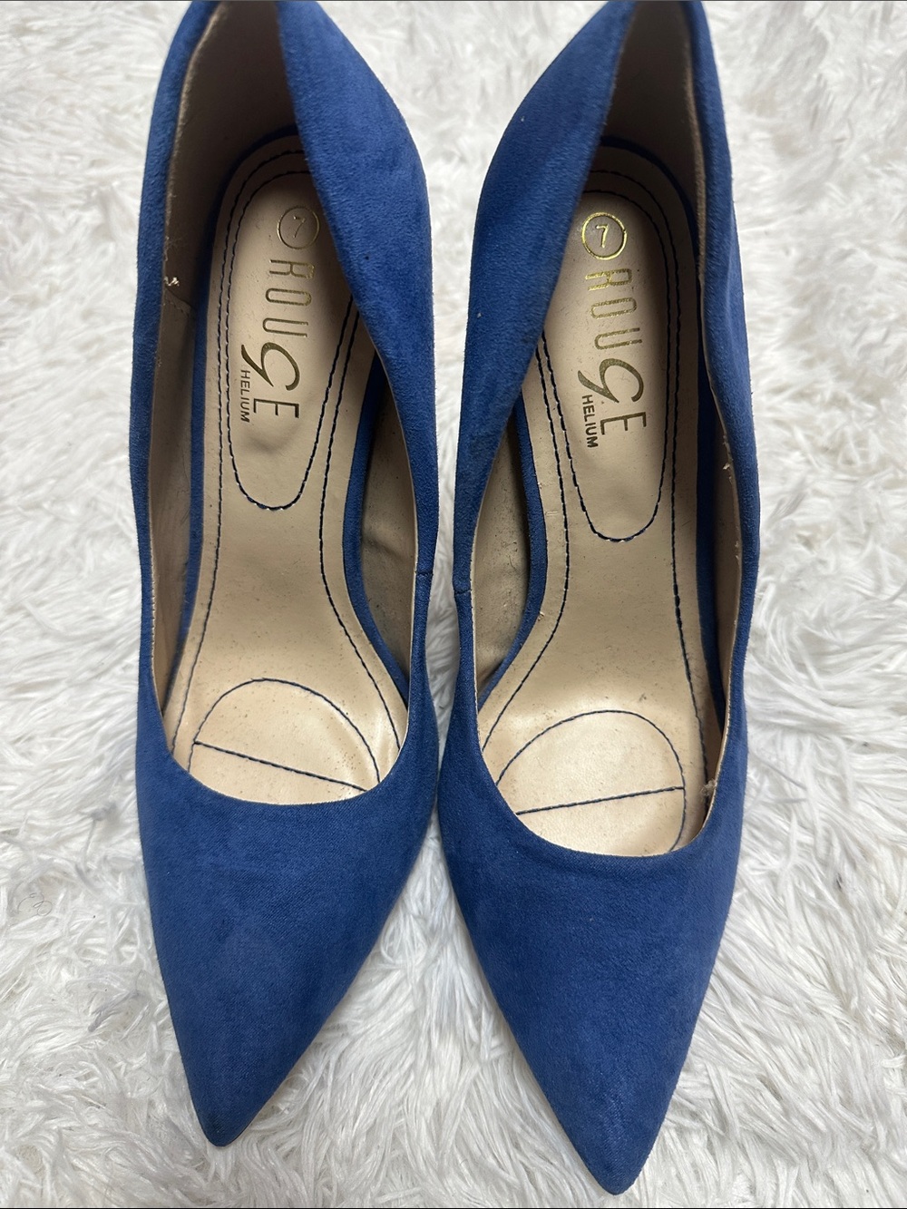 Rouge Helium Navy Pointed-Toe Suede Pumps